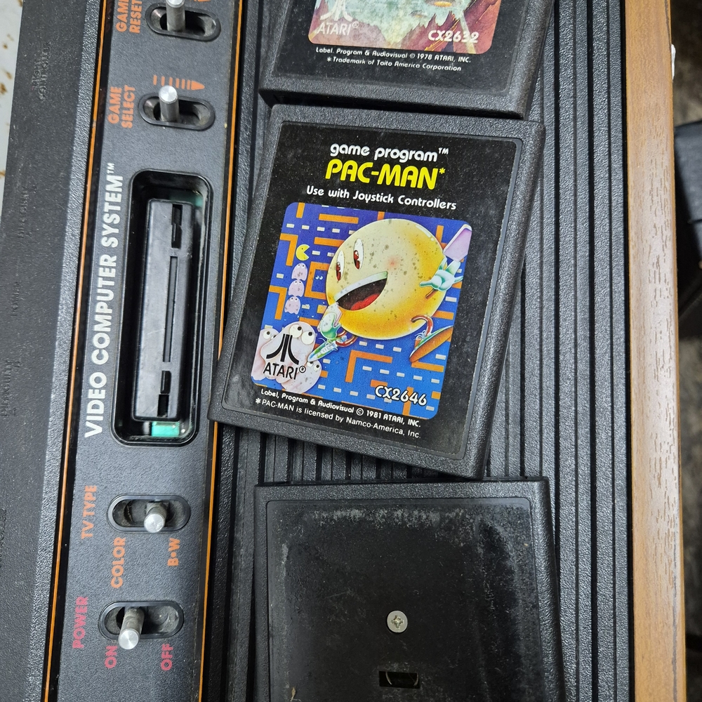 Atari  Game Console - Picture 4 of 6